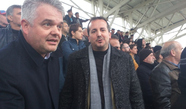 Milletvekili mahalle takımının maçına gitti