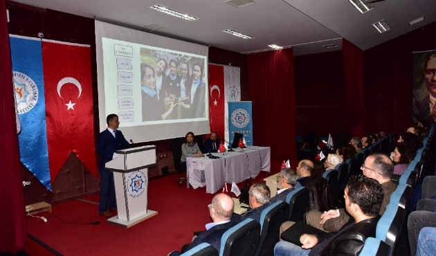 ALKÜ’de kök hücre ve kan bağışı konuşuldu