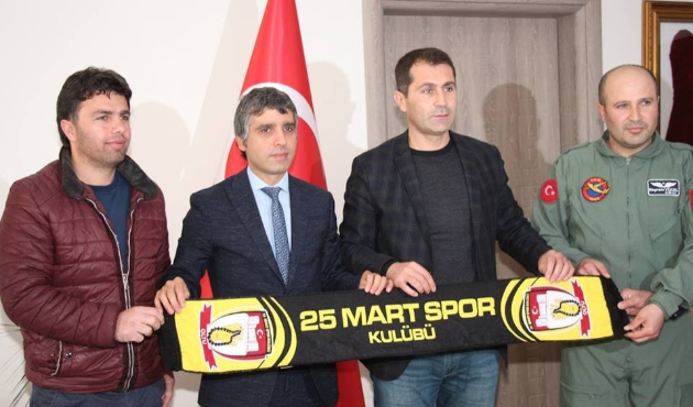 Kaymakam Turan’a plaket verdiler