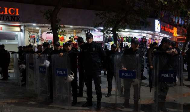 Batman'da HDP binasına operasyon...
