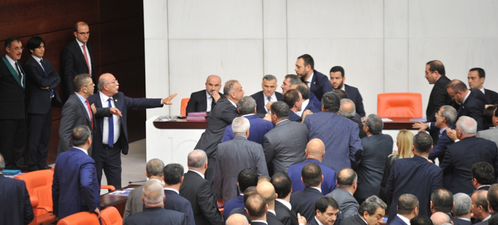 İYİ Parti'li Yasin Öztürk küfür etti...
