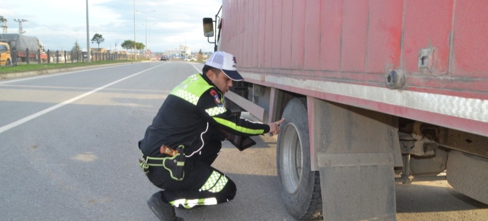 Bafra’da kış lastiği denetimi