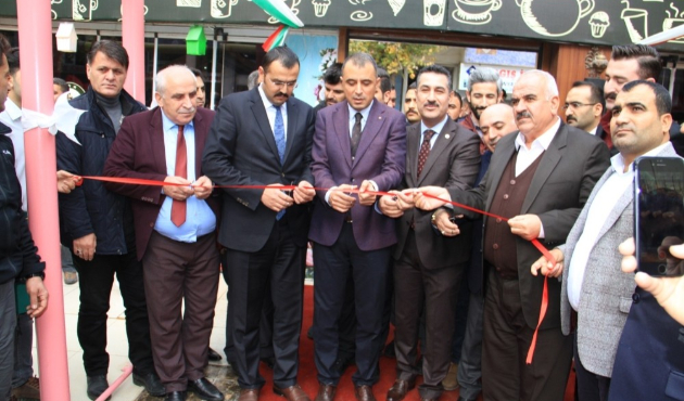 Başkan Yüksel kafe açılışına katıldı