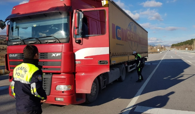 Kütahya Gediz’de kış lastiği denetimi