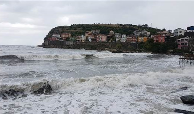 Amasra’da şiddetli rüzgar etkili oldu
