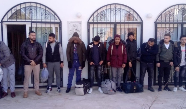 Aydın'da 23 kaçak göçmen saklandıkları evde yakalandı