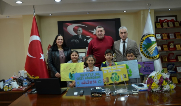 Zonguldak'ta minik öğrencilerden Başkan Tekin’e teşekkür