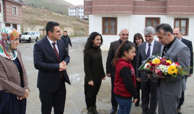 Vali Çağatay’dan ‘Sevgi Evleri’ne ziyaret