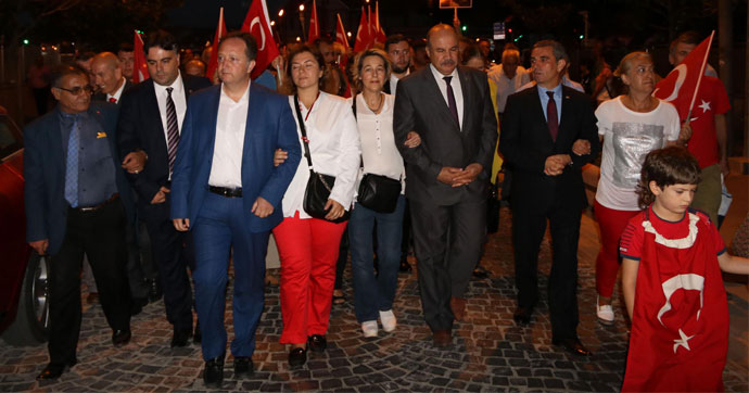 CHP'nin Fener Alayı'nda AK Parti ve MHP sürprizi