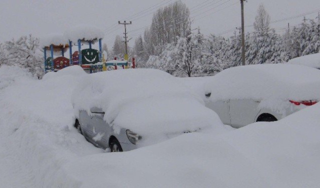 Bitlis’te 76 köy yolu kardan ulaşıma kapandı