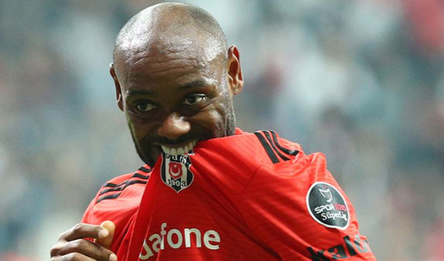 Vagner Love'a 2 talip birden!