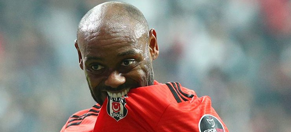 Vagner Love'a 2 talip birden!