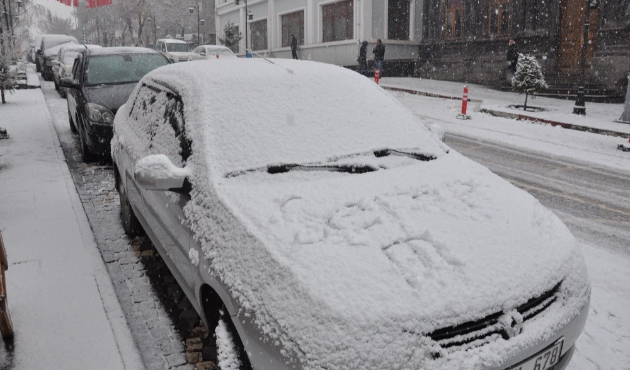 Kars'ta kara kış yüzünü gösterdi