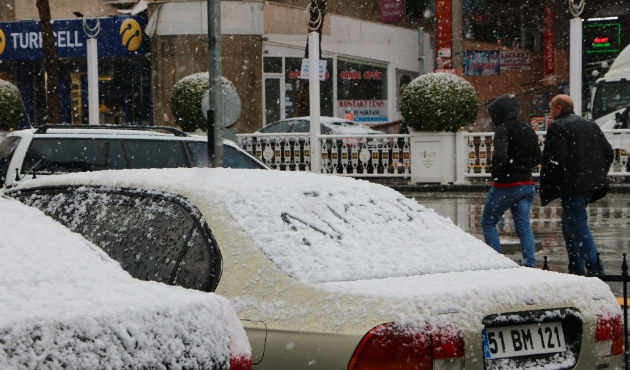 Niğde’de kar yağışı etkili oldu