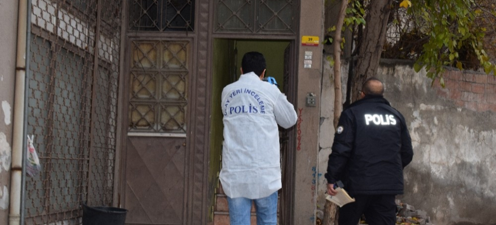 Malatya'da silahı temizlerken kendini vurdu