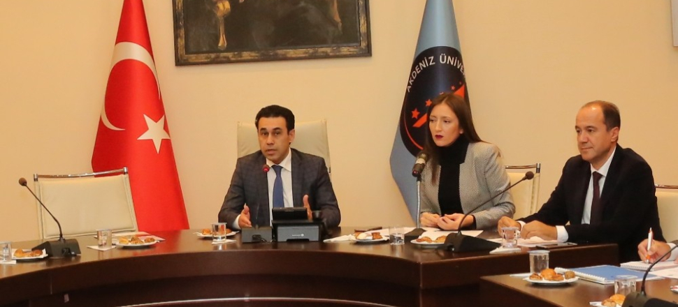 Antalya AÜ’de Cumhurbaşkanlığı kariyer etkinlikleri toplantısı