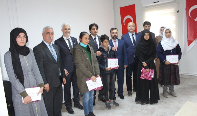 Adıyaman Samsat’ta başarılı öğrenciler ödüllendirildi