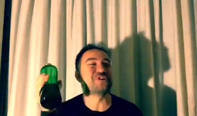 Komedyen Kaan Sekban 'Sen Anlat Karadeniz'le böyle dalga geçti