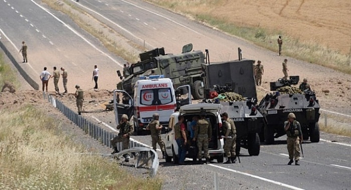 Silvan'da askeri araca hain tuzak!