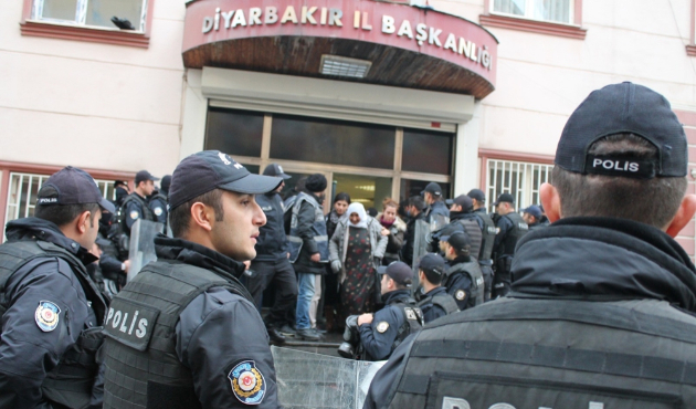 HDP Diyarbakır İl Örgütü'ne ikinci operasyon...