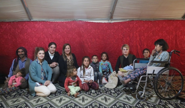 Şırnak'ta engelli kız tekerlekli sandalyesine kavuştu