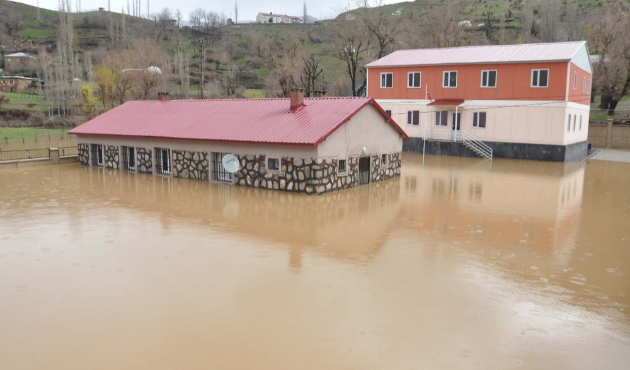 Bitlis Mutki’de hayat durdu