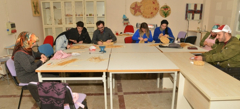 Diyarbakır’da sepet örücülüğü kursu devam ediyor