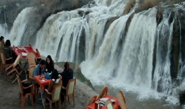 Van Muradiye şelalesine yerli turist akını