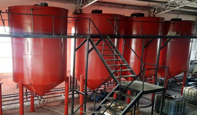 Kayseri'de lisanssız madeni yağ üreten fabrikaya baskın