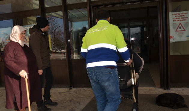 Tekirdağ Ergene Belediyesi ilçedeki hastaları hastanelere taşıyor