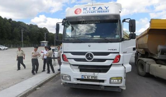 İstanbul'da Jandarma'dan hafriyat kamyonu denetimi