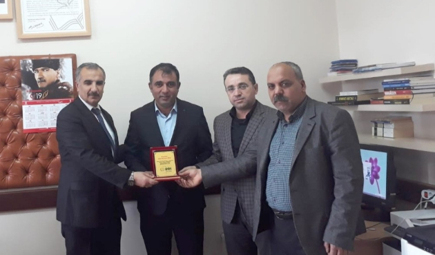 Adıyaman Sevgi Anaokuluna teşekkür plaketi
