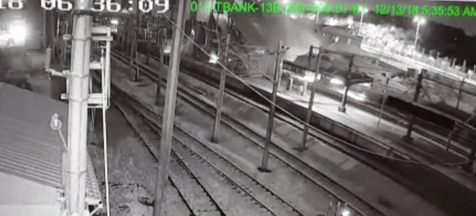 İşte Ankara'da YHT ile lomokotifin çarpışma anı!