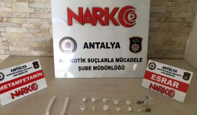 Van'da uyuşturucuyu ayakkabı tabanına saklamış