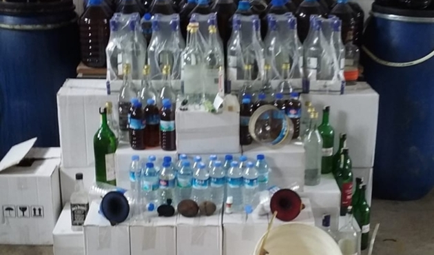 Niğde'de polisten kaçak içki operasyonu