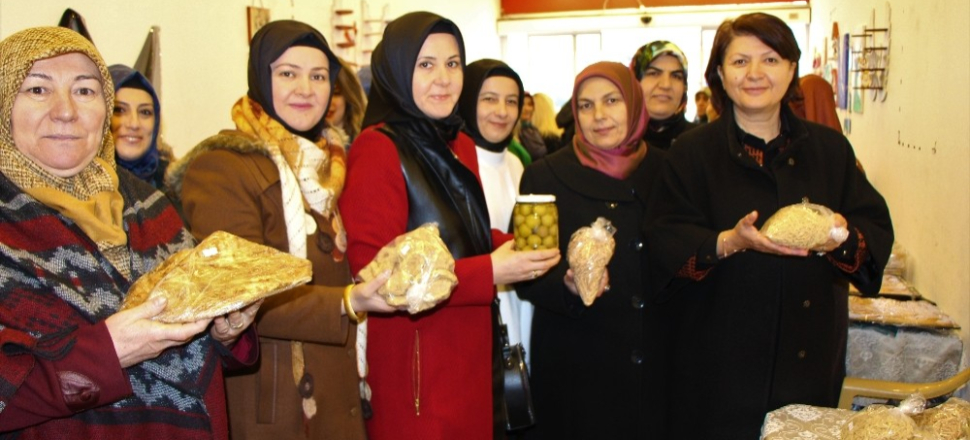 Amasya’da AK Parti’li kadınlardan ’yerli malı çarşısı’
