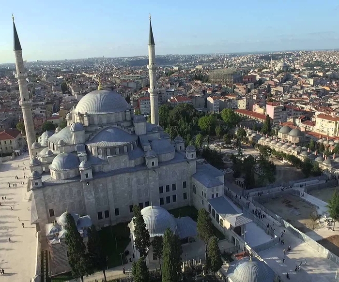 Fatih Camii'nde bulunan flaş diskin sırrı çözüldü