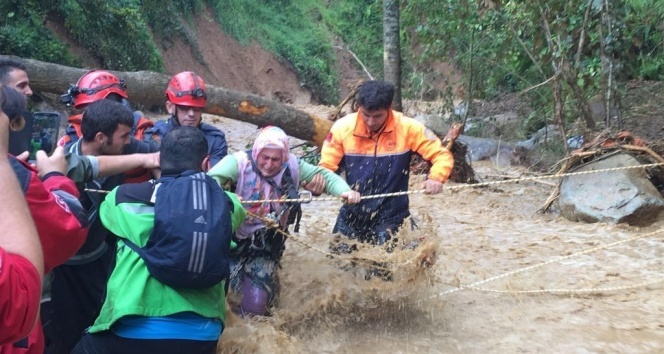 Rize'deki sel felaketinde can pazarı
