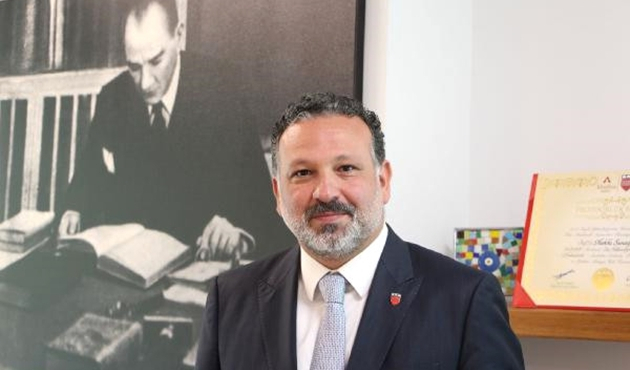 Prof. Dr. Hakkı Sunay: "Diş sağlığı bilinci küçük yaşlarda kazandırılmalı"