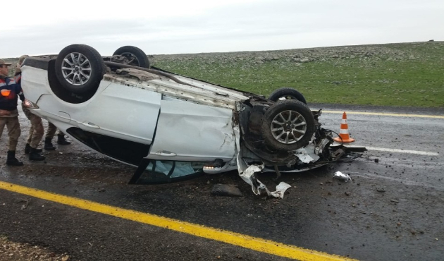 Şanlıurfa Siverek’te otomobil takla attı: 2 yaralı