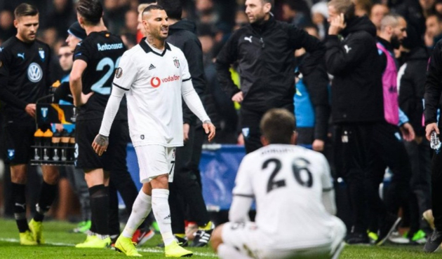 Ricardo Quaresma yokları oynuyor!