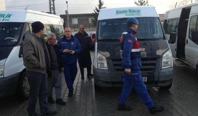 Adıyaman'da jandarma ekipleri servis araçlarını denetledi