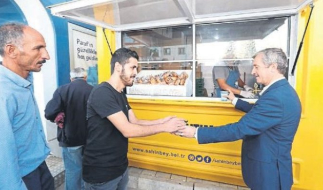 Gaziantep Şahinbey’de 15 ayrı noktada çorba ikramı sürüyor
