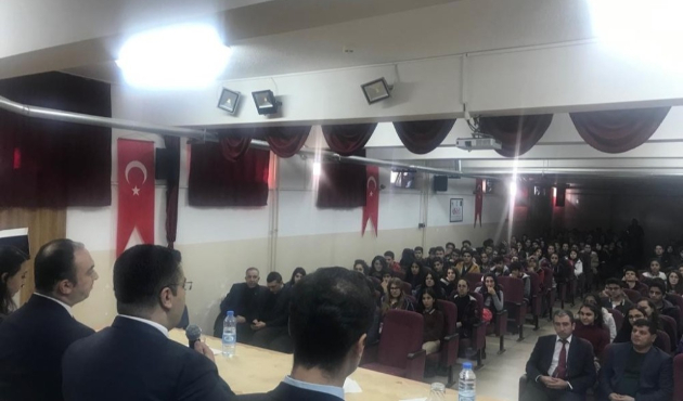 Adıyaman'da lise öğrencilerine hukuk mesleği anlatıldı