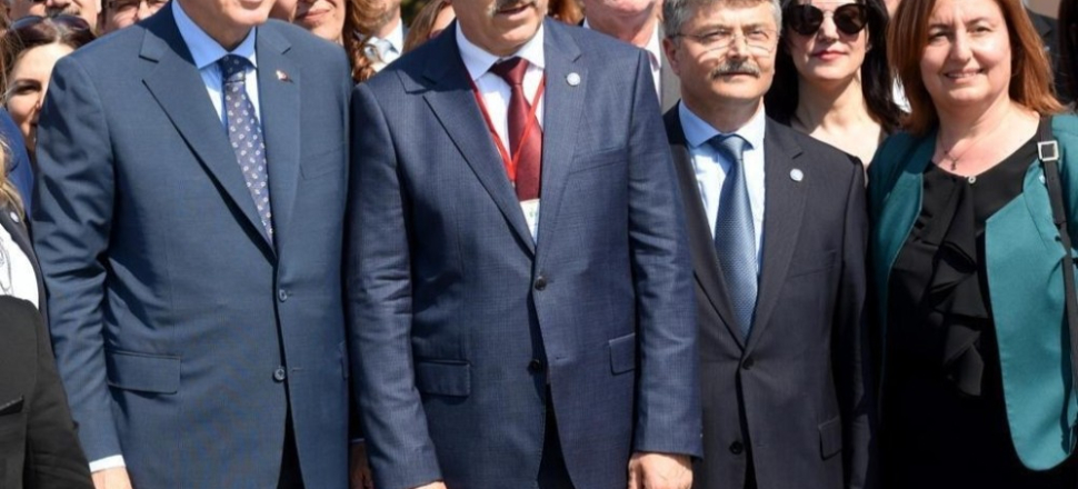 İzmir'de Rektör Budak’tan Cumhurbaşkanı Erdoğan’a ’destek’ teşekkürü