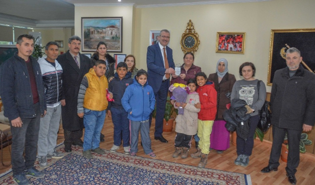 Bursa'da başkan Özkan öğrencileri ağırladı