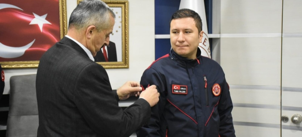 Düzce'de rütbelerini Başkan Dursun Ay taktı