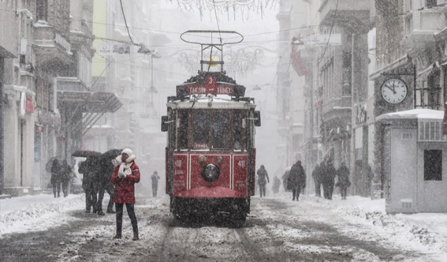 İstanbul'a kar geliyor! Tarih belli oldu...