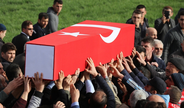 Takip edilen teröristler polisle çatıştı: 1 şehit!