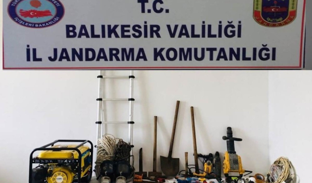 Balıkesir Marmara’da kaçak kazı yapanlar suçüstü yakalandı